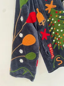 Veste en velours sur le thème de Noël de qualité supérieure pour femmes, brodée à la main avec un motif Père Noël, manches longues, manteau d'hiver pour femmes - Product Image 4