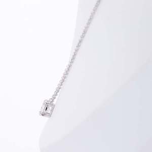 Pendentif en diamant de laboratoire multi-formes (Ovale, Poire, Cœur, Taille Émeraude), avec double halo, médaillon, pavé intégral, longue attache, cadeau - Product Image 1