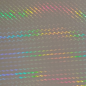 Película de Vinilo Transparente Holográfica Autoadhesiva, Lámina de Laminación Arcoíris Impermeable para Etiquetas, Embalaje e Impresión - Product Image 1