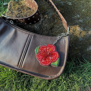 Llavero de Lirio Estrellado con Cuentas Francesas, Accesorio Floral Hecho a Mano con Bordado de Cuentas, Adorno Tropical para Bolso, POR MULTI CRAFT - Product Image 6