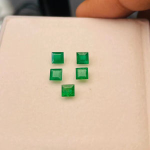 Émeraudes naturelles, lot de 5 pierres précieuses de 1,90 ct, qualité AAA, avec un éclat superbe et une belle couleur verte, polissage et taille parfaits. - Product Image 2