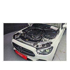 Mercedes-Benz E350 4MATIC AMG Line Classe E 2023 avec volant à gauche, boîte de vitesses automatique, sièges en cuir, caméra arrière - Product Image 6