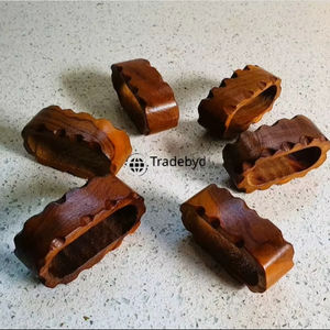 แหวนรองผ้าเช็ดปากไม้ทำมือ ของตกแต่งโต๊ะอาหารระดับพรีเมียม อุปกรณ์เสริมสำหรับโรงแรม โดย Tradebyd - Product Image 1