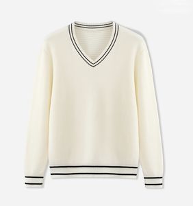 Pulls d'hiver personnalisés de qualité supérieure pour hommes, col en V, 100 % coton, col rond, tricoté, fabricant de vêtements - Product Image 1