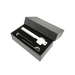 Navaja de barbero profesional con anillo para el dedo y cuchillas dentadas, para dar forma y adelgazar el cabello, con caja resistente. - Product Image 2
