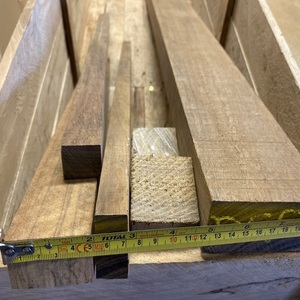 Bois de construction en vente, conçus pour des projets de construction robustes, des applications de charpente et de revêtements de sol, et pour les professionnels. - Product Image 2