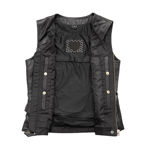 Gilet de motard sans manches en cuir noir pour femme avec design perforé respirant toutes saisons, logo personnalisé, léger, unisexe - Product Image 2