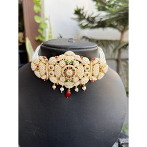 Parure de bijoux ethniques indiens pour femme, collier ras-du-cou multicolore en alliage de zinc, fait main, plaqué or, avec strass et motif floral Jaal Puwai - Product Image 3