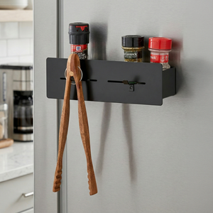 Étagère de rangement magnétique moderne pour cuisine, porte-épices rectangulaire en métal avec pinces et crochets, écologique et durable pour réfrigérateur - Product Image 1