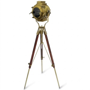 Lampe de sol industrielle en bois avec trépied, style nautique antique, pour la décoration intérieure du salon. - Product Image 3