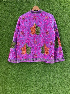 Chaqueta Bohemia de Terciopelo Morado con Bordado Suzani, Motivo Floral Multicolor, Moda Étnica, Ropa de Abrigo de Primavera - Product Image 4