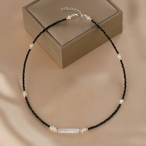 Collier baroque rétro haut de gamme en perles naturelles avec cristal noir pointu, chaîne irrégulière pour clavicule, idéal pour les pulls superposés tendance - Product Image 2