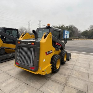 Chargeuse sur chenilles compacte tout-terrain XC7-TR08 à moteur diesel avec roulement de roue en caoutchouc pour chantier boueux, sablonneux et inégal - Product Image 4