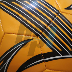 ลูกฟุตบอลเย็บด้วยเครื่องจักร น้ำหนักเบา ทำจากหนัง PU PVC  รับสกรีนโลโก้ - Product Image 6