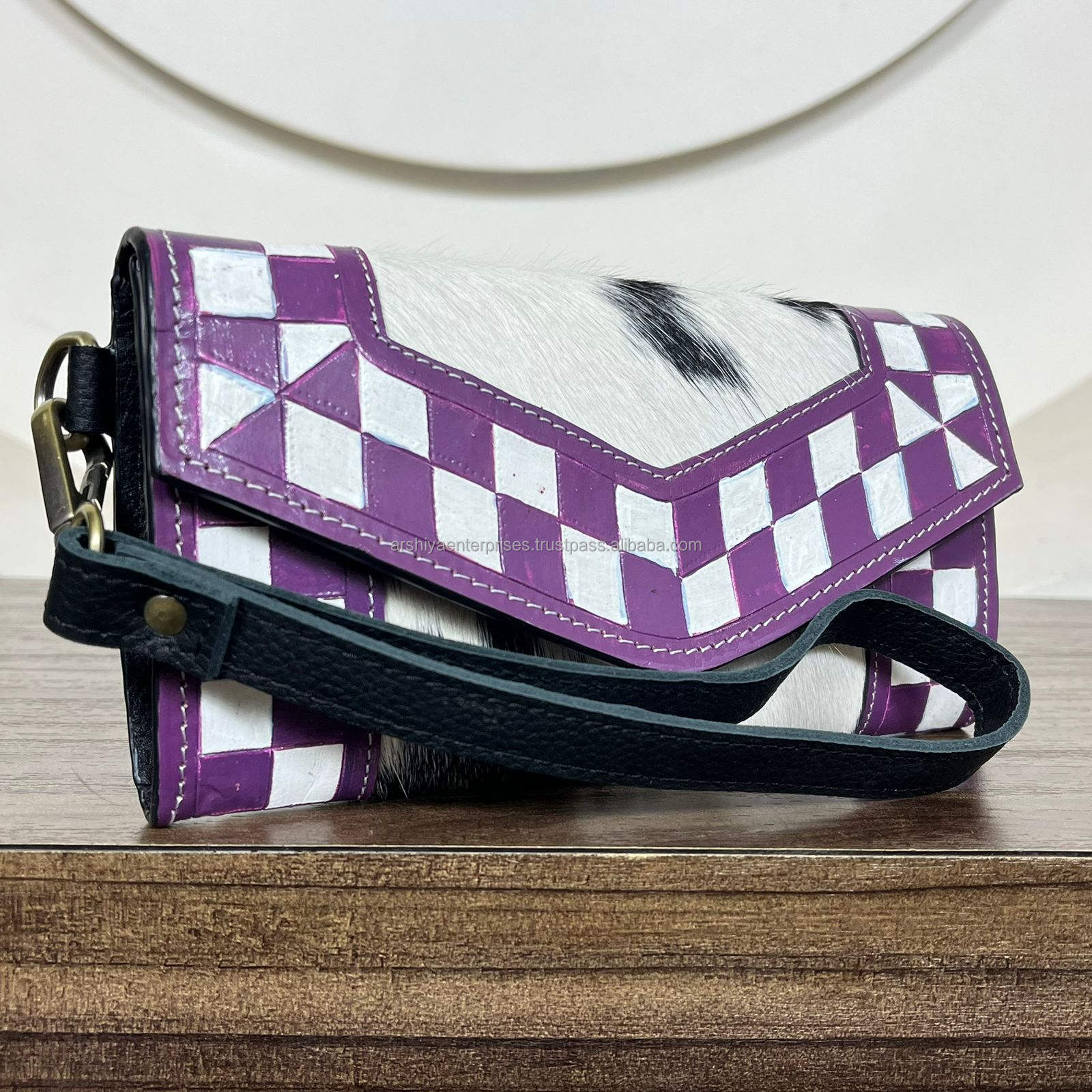 ตาหมากรุกสีม่วง &amp; สีขาว