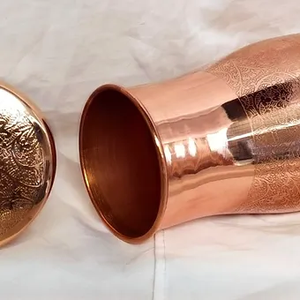Bouteille d'eau artisanale en cuivre pur, récipient ayurvédique en cuivre, bouteille d'eau en cuivre pour le yoga, bouteille d'eau en cuivre pour boire - Product Image 3