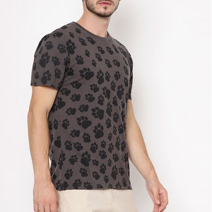 Camiseta de sublimación de color personalizado para hombre, diseñada para un estilo urbano con un toque veraniego único. - Product Image 3