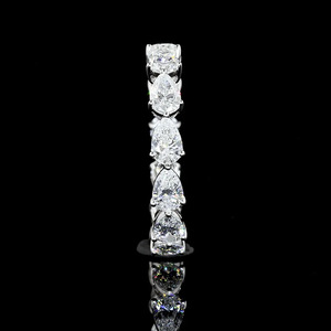 Anillo de Compromiso y Eternidad con Diamante Cultivado en Laboratorio, Corte Pera, en Oro de 10K, 14K, 18K, Plata 925, 935 - Product Image 4