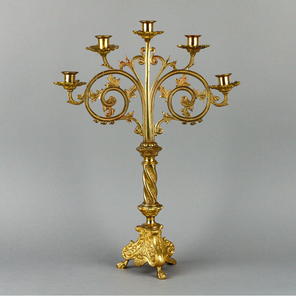 Magnifique paire de candélabres dorés avec socles et bras torsadés, disponible à prix de gros. - Product Image 4