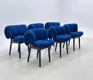 เก้าอี้กำมะหยี่ไร้ที่วางแขนสไตล์โมเดิร์น พร้อมเบาะนุ่มหุ้มด้วยโฟมความหนาแน่นสูง และโครงสร้างที่ทนทาน เก้าอี้ทันสมัยสำหรับห้องนั่งเล่น - Product Image 1