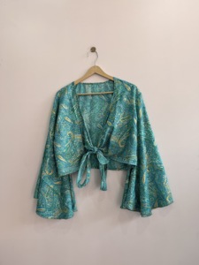 Lot de 10 hauts en soie à manches longues et à volants pour femmes, parfaits pour les vacances, hauts courts en soie - Product Image 4