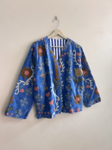 Veste en velours brodée à la main Suzani, manteau pour femme, veste Suzani, cadeau pour elle - Product Image 3