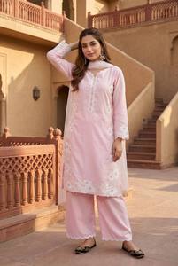 Ensemble Salwar Kameez en soie tissée rose pour femmes, tunique longue brodée en dentelle avec pantalon, élégant pour le printemps et l'été, à porter au quotidien - Product Image 3
