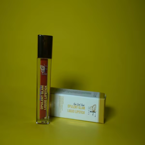 ลิปสติกเนื้อลิควิดติดทนนาน สีนู้ดดั๊สชีด ให้ลุคแมตต์ธรรมชาติ นุ่มนวล ไม่ทำให้ปากแห้ง พร้อมสูตรบำรุงริมฝีปาก ใช้ได้ทุกวัน - Product Image 1