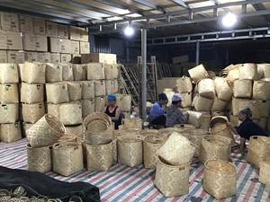 The <b>shade</b> handmade by rattan and <b>bamboo</b> in Viet Nam - Product Image 5