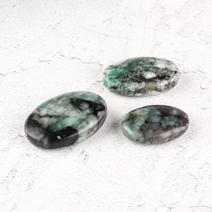 Pierre de palmier ovale naturelle en émeraude, polie, verte, cristal de guérison, Reiki, méditation, énergie, décoration, vente en gros - Product Image 5