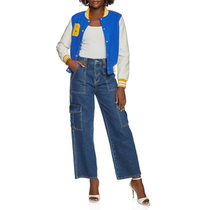 Chaqueta Universitaria Azul y Blanca con Letra B Amarilla en el Frente, Cierre de Botones, Cuello Camisero, Corte Regular, Estilo Preppy, Ropa de Otoño - Product Image 2