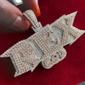 Colgante de Letra Personalizado con Moissanita Redonda de 3.50Ct, Plata de Ley Chapada en Oro, Estilo Hip Hop para Mujer - Product Image 1