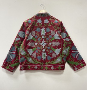 Chaqueta de terciopelo rojo con bordado floral, cuello alto, manga larga, bordado a mano, ropa cálida de invierno, estilo casual - Product Image 6