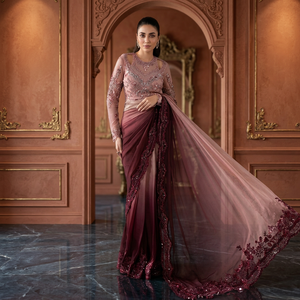 Sari en soie rose élégant avec chemisier brodé pour les occasions de mariage, longueur au sol, coupe classique, pour femmes, provenant d'Inde et du Pakistan - Product Image 4