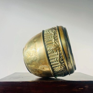 Maceta de estilo antiguo con diseño de uvas, portátil, perfecta para decoración del hogar en interiores y exteriores, venta al por mayor desde India. - Product Image 2