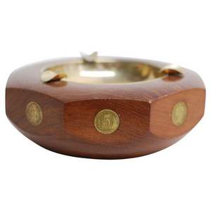 Cendrier en bois de frêne artisanal de qualité supérieure, accessoire de bureau unique pour fumeurs - Product Image 3