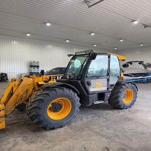 Chariot télescopique haute performance JCB 541-70 conçu pour les applications agricoles, de construction, d'entreposage et de chargement - Product Image 4