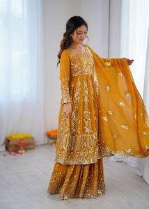 Robe Anarkali traditionnelle indienne pakistanaise pour femmes, brodée, longue jusqu'au sol, avec pantalon palazzo, tenue de mariage en soie - Product Image 4