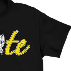 Camiseta Personalizada para Mujer con Estampado de VOTE, Cuello Redondo, Manga Corta, Diseño Gráfico, Informal, para Concientización Cívica, Organización Universitaria - Product Image 4