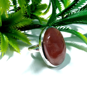 Bague élégante en argent sterling avec saphir naturel, style bohème vintage, forme ovale, par un créateur tiers - Product Image 2