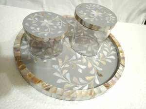 Bandeja de Servicio Decorativa de Lujo Moderna con Incrustaciones de Madreperla (MOP) y Base de Madera Floral Hecha a Mano para Mesa de Centro - Product Image 2