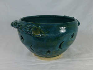 Durable Handmade Metal Colander With <b>Green</b> Finished for Easy Efficient Kitchen Drainage and Food Preparation - Product Image 4