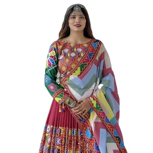 Nieuwe Navratri-Ontwerper Lehenga Choli Indianenfestival Lehenga Choli Echt Spiegelwerk Lehenga Choli