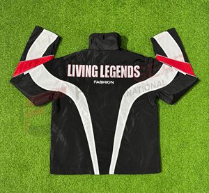 ชุดเสื้อแจ็คเก็ตและกางเกงกันลมลายทางสไตล์วินเทจสำหรับทุกเพศ ผลิตจากโพลีเอสเตอร์ทอ เหมาะสำหรับฤดูหนาว รับผลิตตามแบบ OEM พร้อมสกรีนโลโก้ สีสันตามสั่ง ขั้นต่ำ 20 ชิ้น - Product Image 4