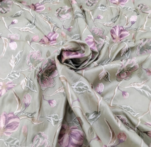 Tela de encaje floral de malla de georgette de calidad exportación con bordado maltado premium para vestidos de novia y prendas de ocasión. - Product Image 3