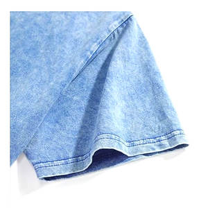 Camiseta con estampado de letras para hombre, camiseta informal con hombros caídos, cuello redondo, manga corta, corte holgado, estilo urbano, camiseta cómoda de llevar - Product Image 4