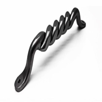 Poignée torsadée de 7 pouces, poignée de meuble forgée à la main, poignées de porte rustiques, poignée forgée de style ancien par un fermeur