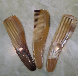Peigne en corne de buffle artisanal naturel – Meilleur cadeau – Produits artisanaux de grossiste en artisanat naturel – Peigne en corne - Product Image 1