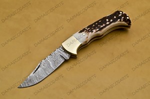 Cuchillo Plegable Utilitario de Acero de Damasco Hecho a Mano OEM con Mango de Asta Natural, Refuerzos de Acero y Diseño Compacto para Bolsillo - Product Image 5