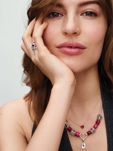 แหวนเพชรทรงกลมคลาสสิกแบบเม็ดเดี่ยว ฝังแบบไมโครพาเว่ ได้รับการรับรองจาก IGI ทอง 18K ขัดเงาสูง เหมาะสำหรับงานแต่งงาน/งานหมั้น - Product Image 2